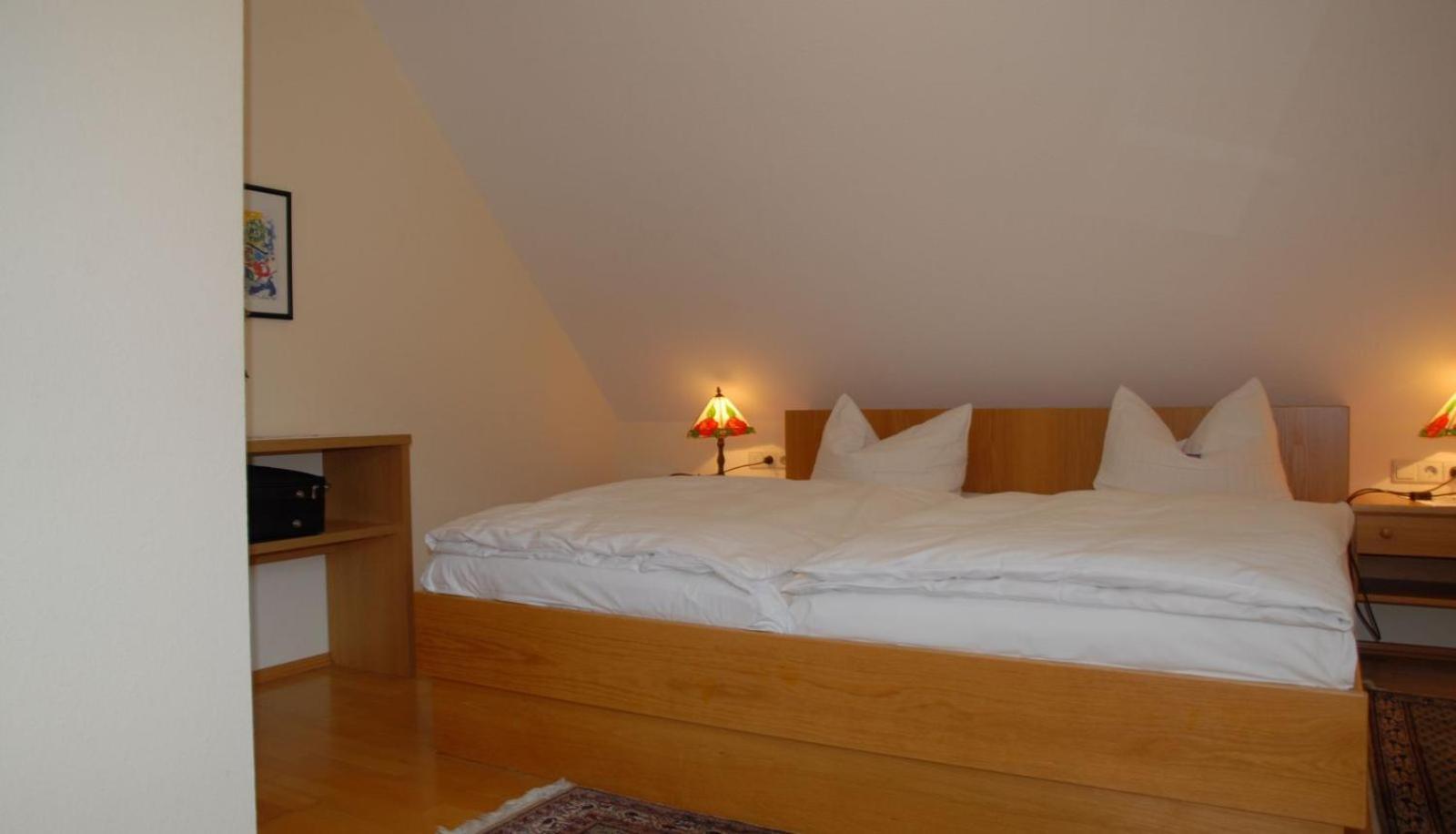 Hotel Garni Grottental Messstetten Exterior foto
